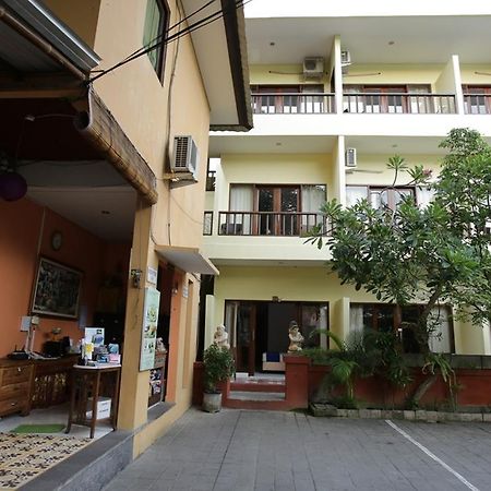Отель Reddoorz @ Pantai Cemara Sanur Экстерьер фото
