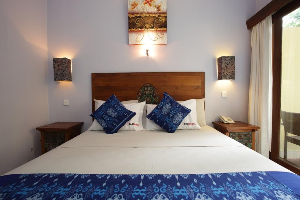 Отель Reddoorz @ Pantai Cemara Sanur Экстерьер фото